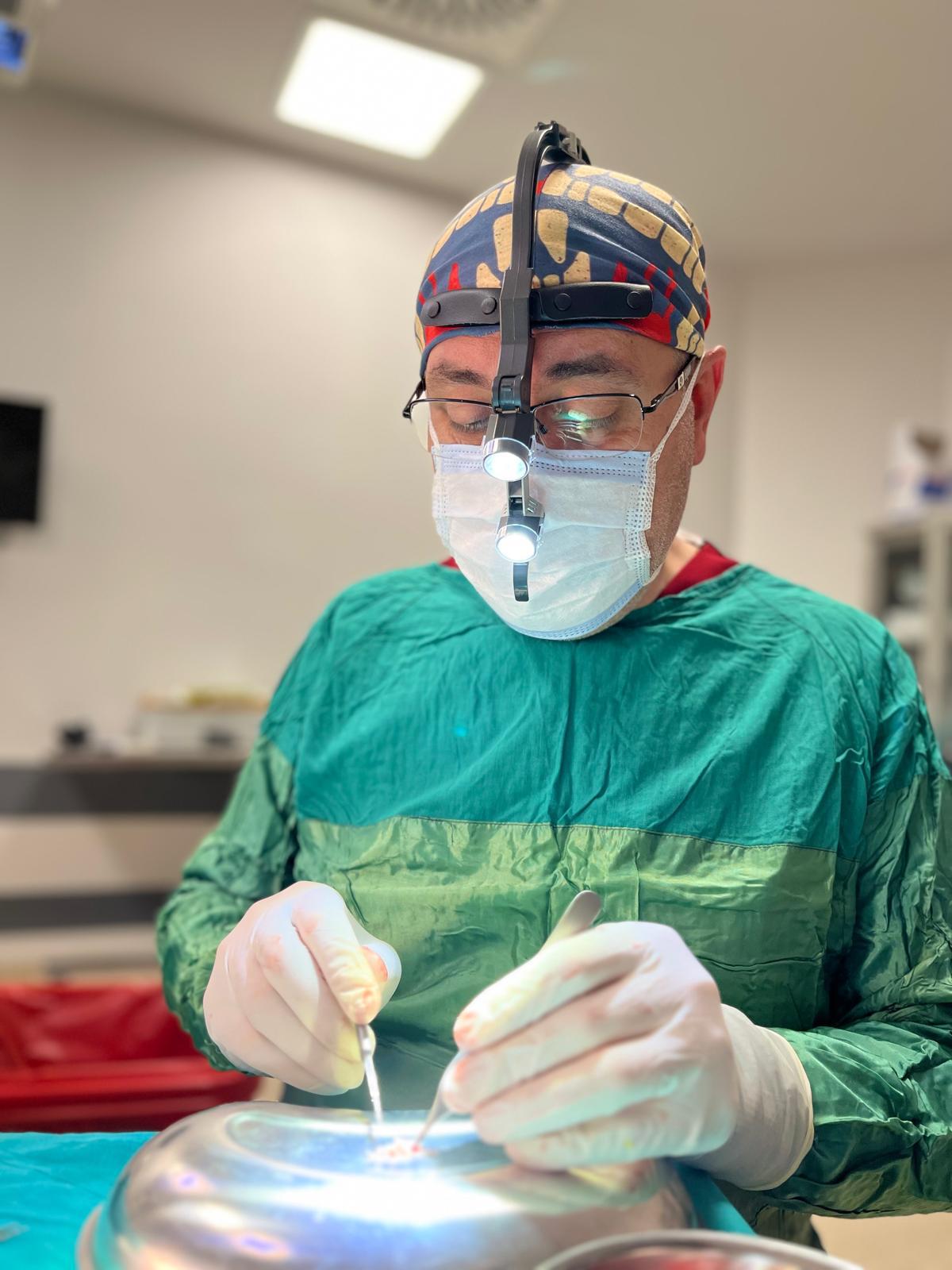 Op.Dr. Halit Baykan kliniği hasta kabul ve danışman alanı